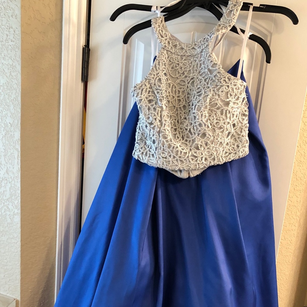 Very lightly worn dress (all of about 2-3 hours).